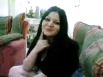 فتاة سكس مترجم للكبار جميلة في النظارات حصلت مارس الجنس في المكتب