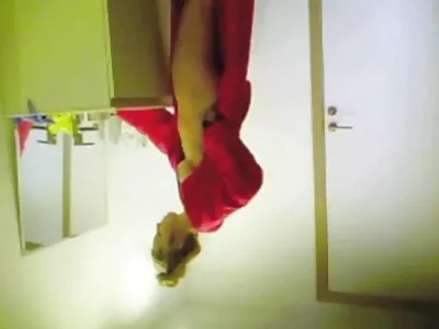 امرأة متزوجة سكس مترجم للكبار تضاجع جارتها