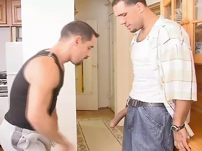 المرأة الحسية تضاجع شابًا افلام بنات للكبار فقط أصغر سنًا