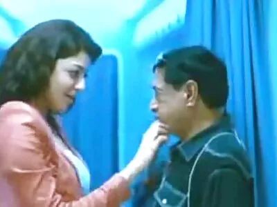 ميكايلا مينديز افلام جنسيه للكبار فقط تعطي رجلها بقوة